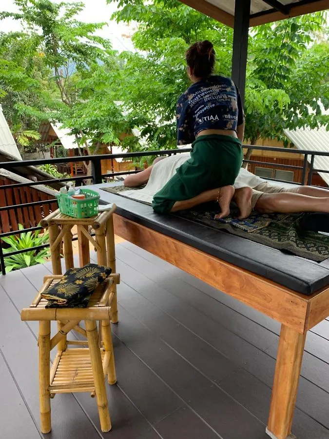 Guest house Montra Long Beach Bungalows Koh Lanta Thailand